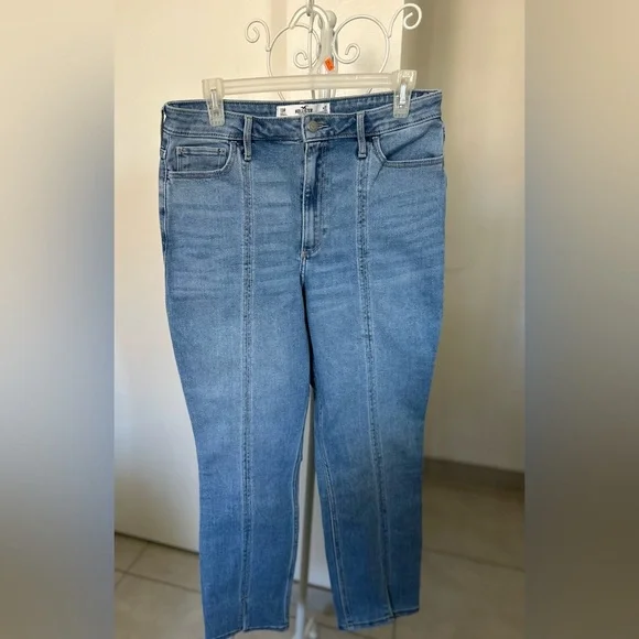 Hollister curvy ultra high-rise skinny ankle denim jeans - Picture 1 of 7